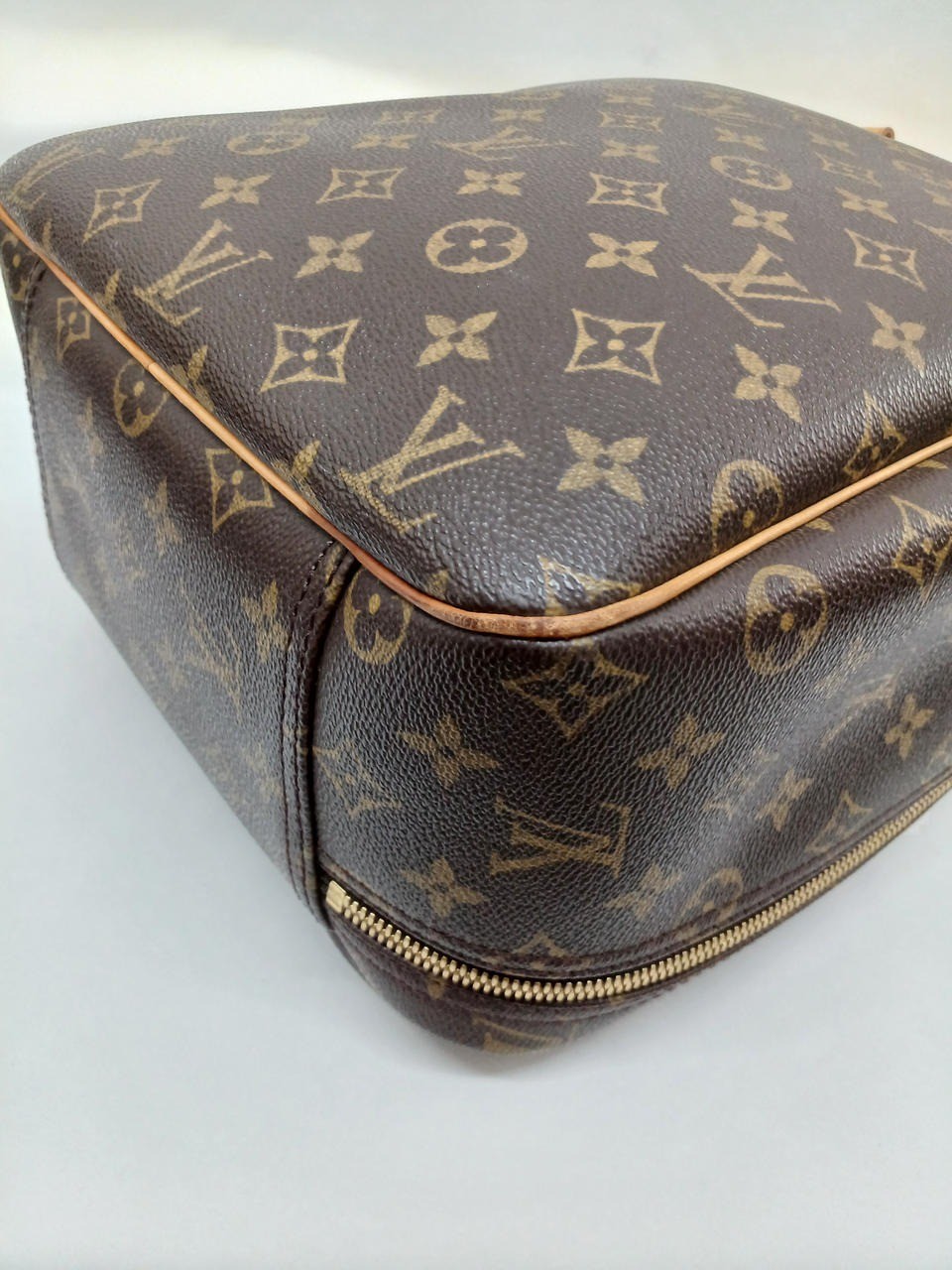 Authentic Louis Vuitton Monogram Excursion Shoes … - image 10