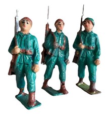 Antique trio Of 2 Cherilea And 1 Britains HC Lead Soldiers 1920-1960