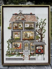 The HOUSE on ELM STREET Vintage Crewel Embroidery Frame #2230 1980 Store Display