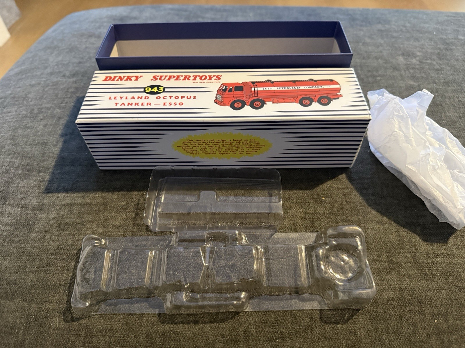 Dinky 943, Leyland Octopus Tanker - Free Price Guide & Review
