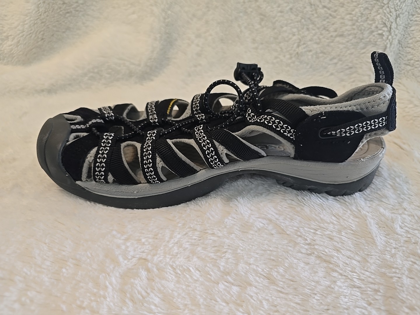 Keen Whisper nero grigio neutro sandalo sportivo fronte mare donna taglia 7 5