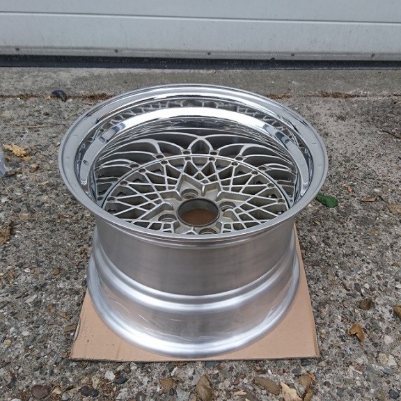 SSR FM 15x6.0 Formula Mesh 20-hole outer lips deep dish split rims