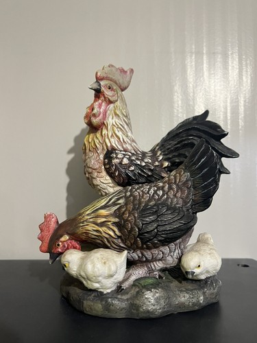 Farmhouse Rooster Hen And Chick In Yard Vintage Statue ( Z )