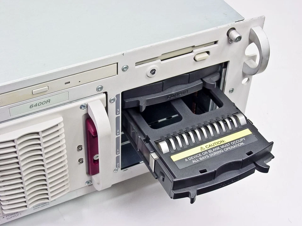 Compaq 6400R Proliant PIII Xeon 550Mhz Processors - No Fans - As Is / For Parts - Image 4 of 4