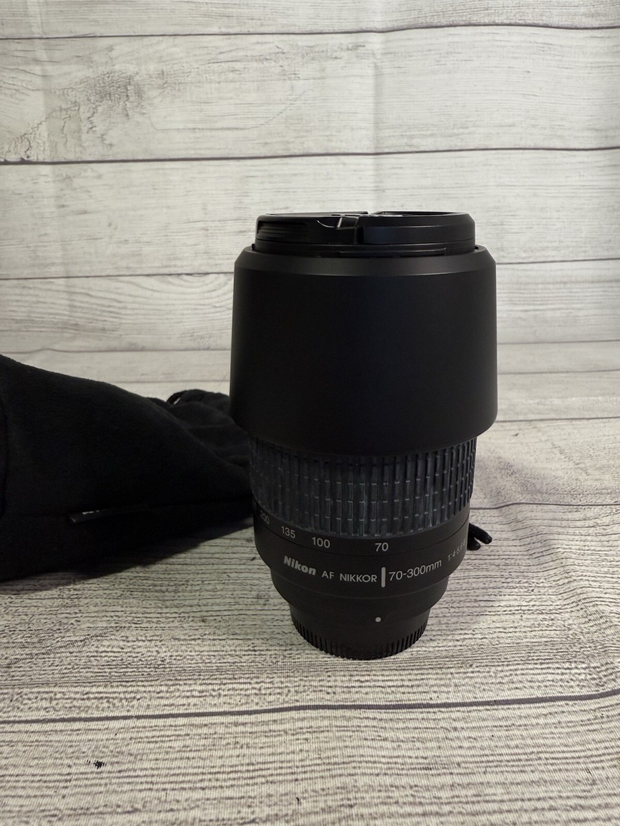 Nikon AF NIKKOR 70-300mm 1:4-5.6 G Zoom Lens with HB-26 (With Case