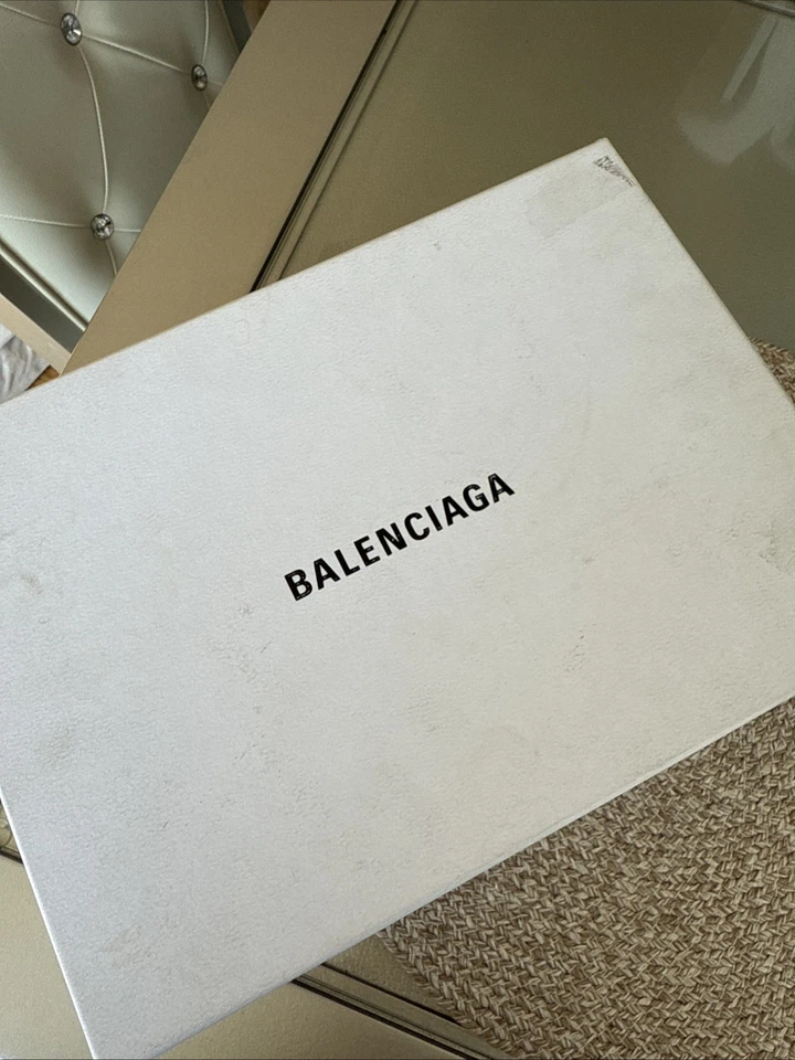 Balenciaga Knife Flats Pointy Toe Very Sexy And Stunning 😍 Size 40(9) Italy - Image 2 of 4