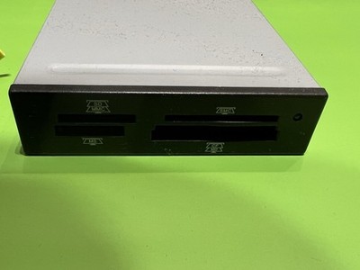 Kartenleser 8 in 1 für Windows PC Modell GO-C81LAR