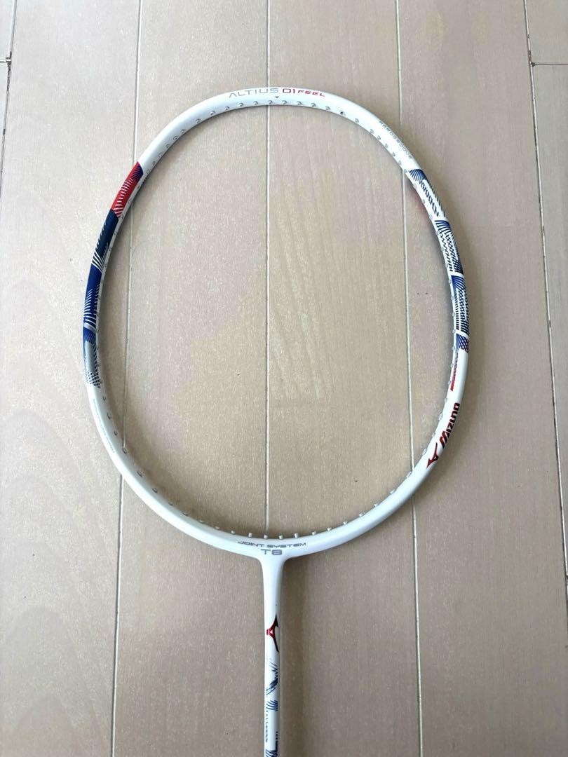 ミズノ　ALTIUS 01 FEEL Mizuno Altius 01 Feel (White/Red) - JoyBadminton