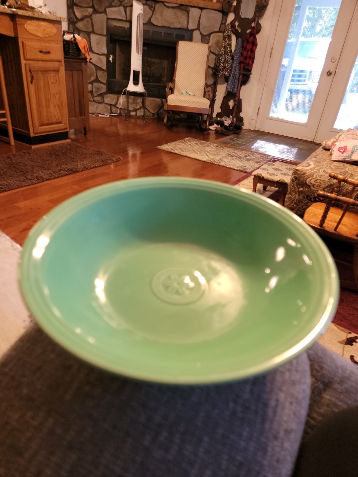 Oneida Petals Serving Bowl Sea Foam Green 9.75" Ceramic Daisy