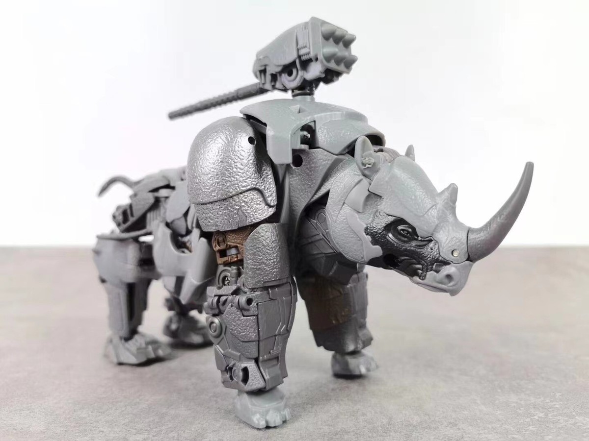 New Deformabl Robot Rhinox Maxima MX-6602 Voyager Action Figure