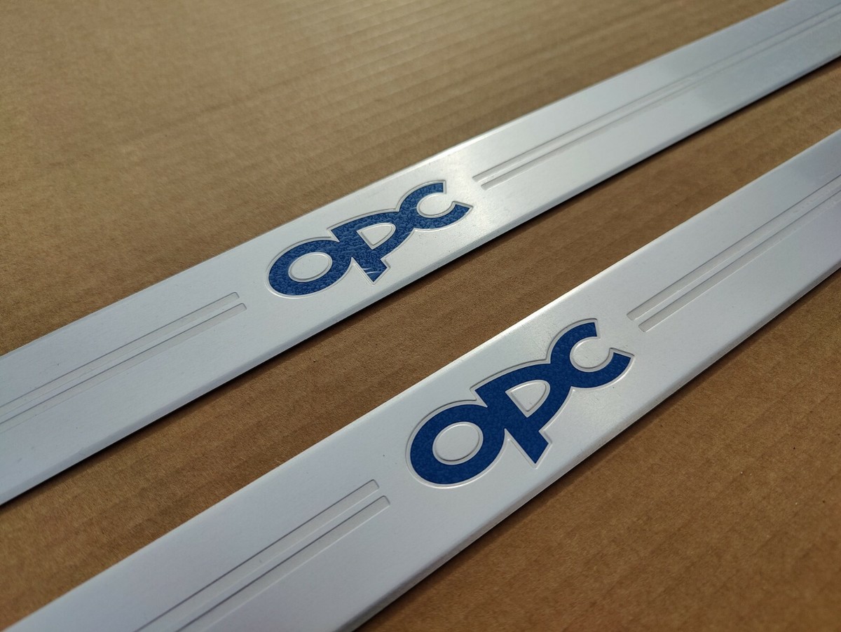 New Genuine GM 13225450 x2 - Opel Astra H 3 Door OPC Front Door 