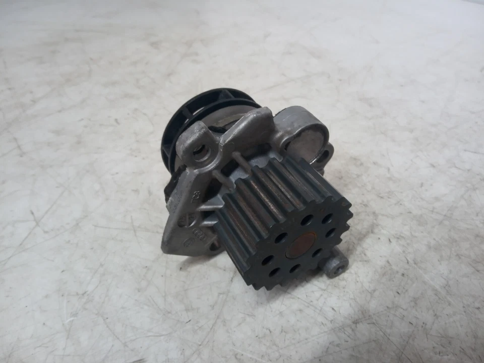 VOLKSWAGEN GOLF MK6 2012 1.6 DIESEL WATER COOLANT PUMP 03L121031B