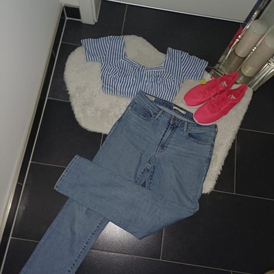 Set outfit M 40 42 Levi's Jeanshose gr.30 hellblau slim 712 Cropshirt gestreift 