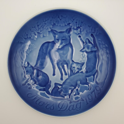 1979 Bing & Grondahl Mother's Day 5 3/4'' plate - Mother Fox and Babies