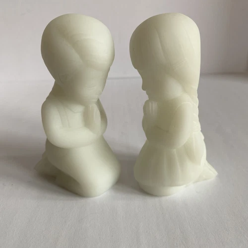 Vtg Fenton Praying Children Figurines Label White