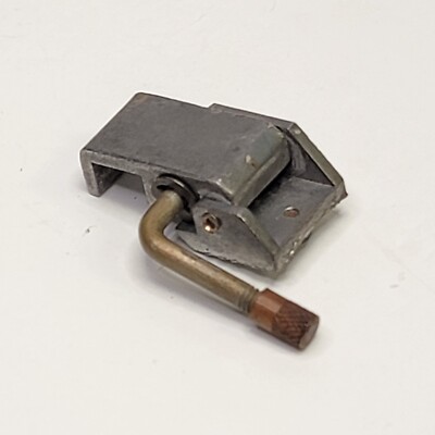 FRESNEL FILTER SCREEN MOUNT LATCH - Berkey Colortran Mini-Pro Model No. 100-091