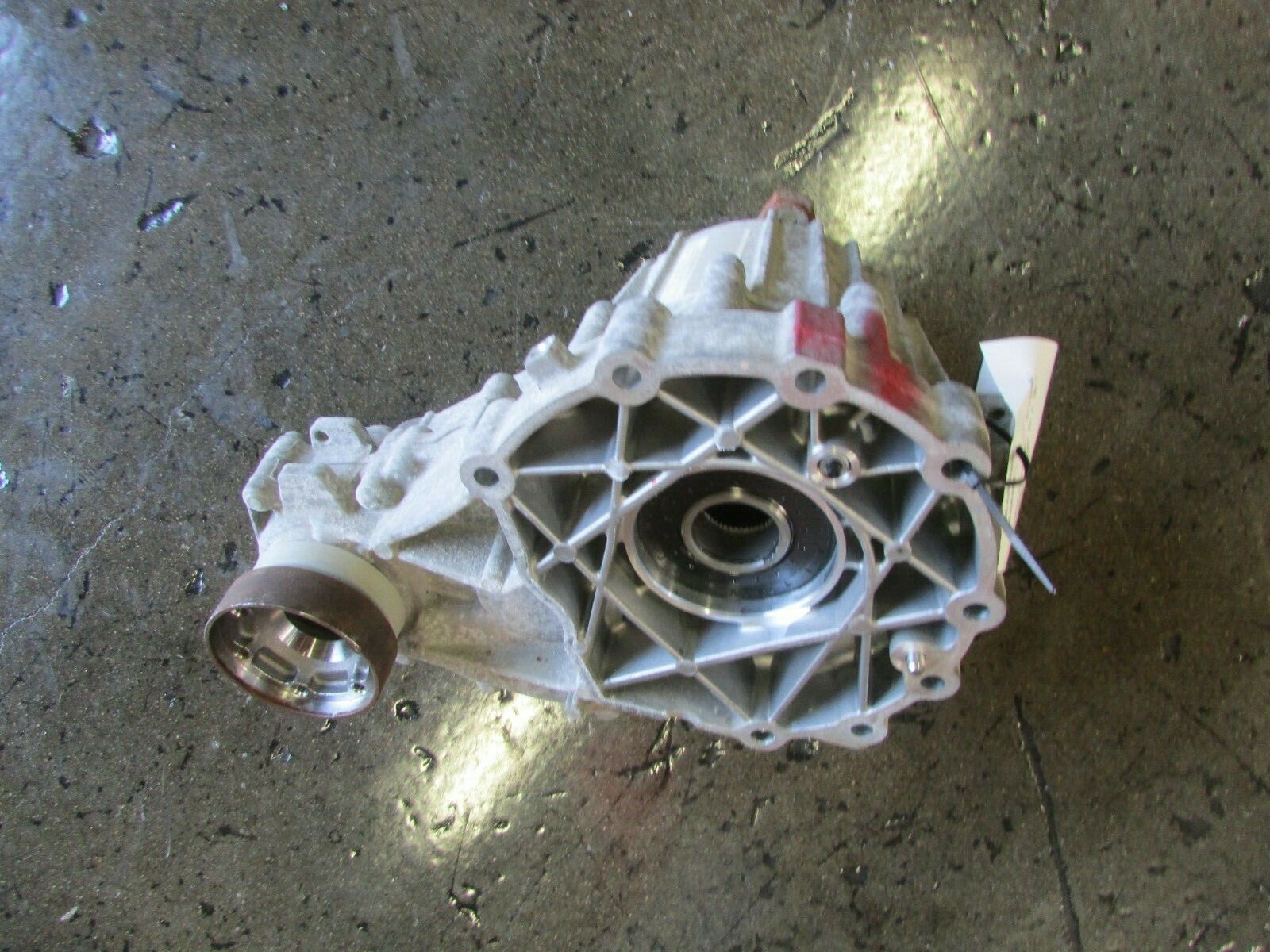 Maserati Ghibli, Transfer Case Assembly, AWD Power Take-Off Used, P/N 670008138