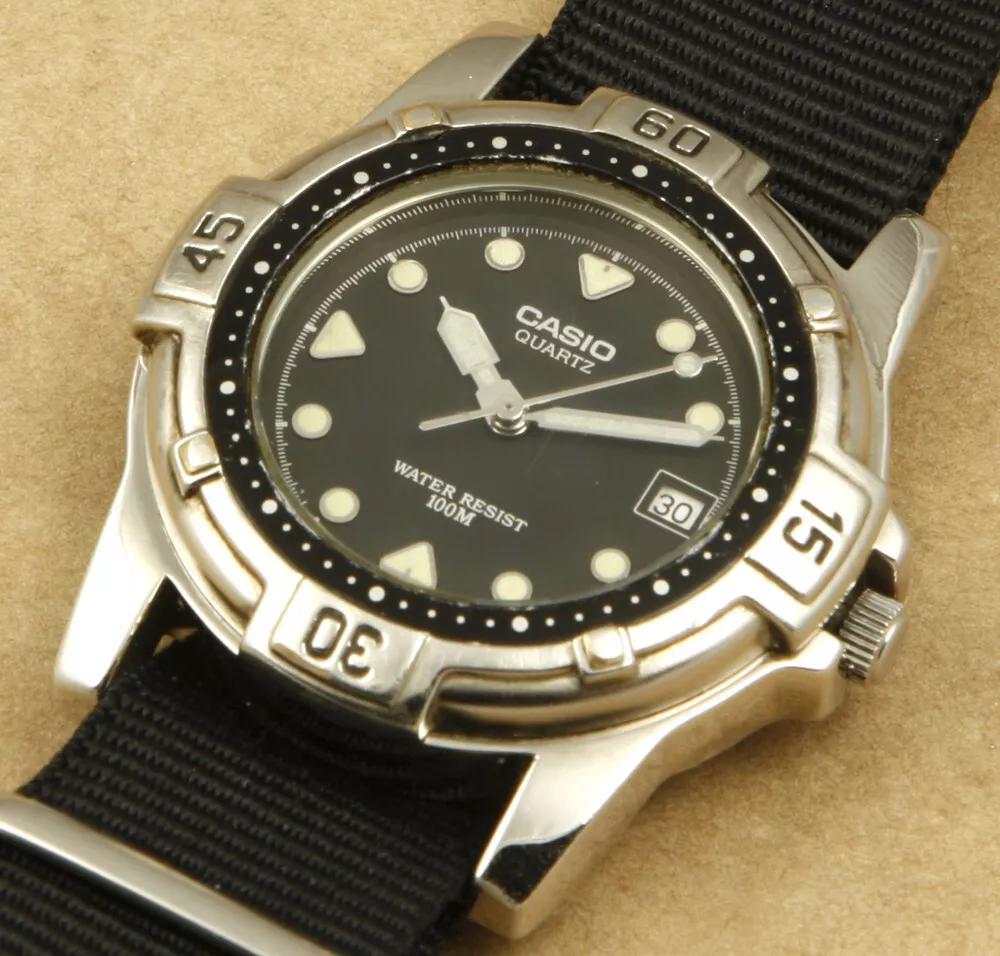 Casio MTD-526 Vintage Diver Watch 39mm