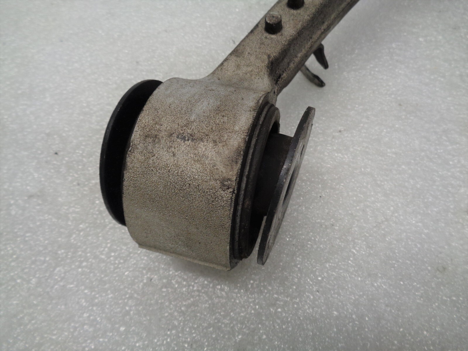 04-08 Maserati Quattroporte Front Left Driver Upper Control Arm OEM DE2209180