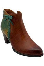 L'Artiste x Jane & Coco Leather Ankle Boots Allurable Camel