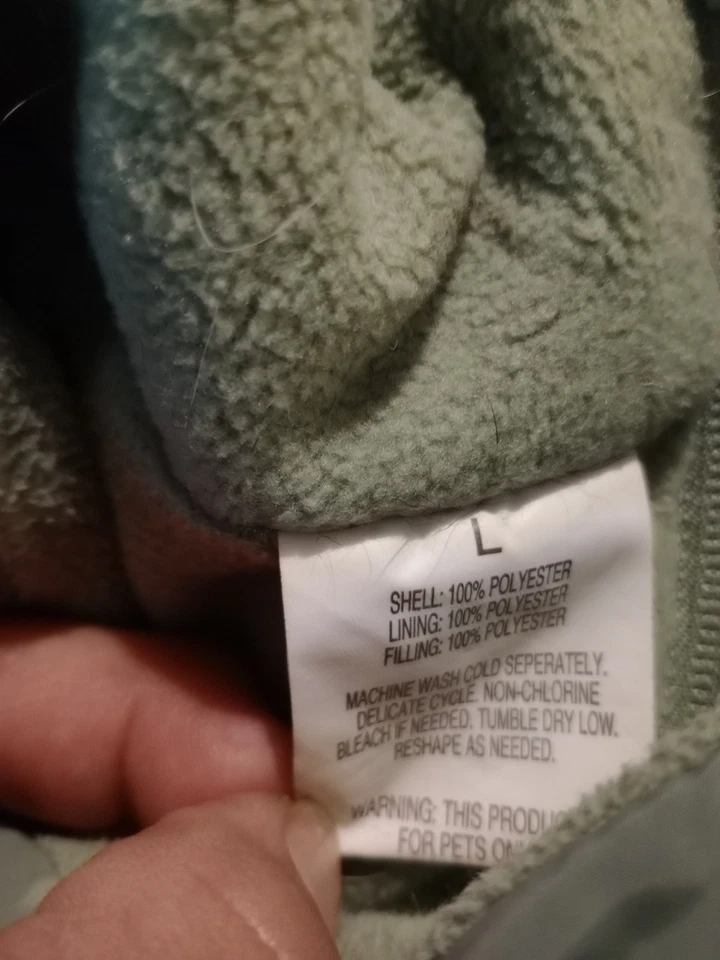 Botas y Barkley Verde Oliva, Parka Puffer Perro con Hebilla y Cremallera Foto 3 de 4