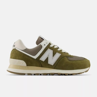 New Balance 574 Herrenschuhe in Calcium mit DUNKELSILBER METALLIC