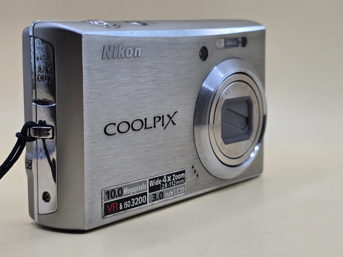 Nikon Coolpix S610 Silver 10.MP Digital Camera 4x Optical Zoom
