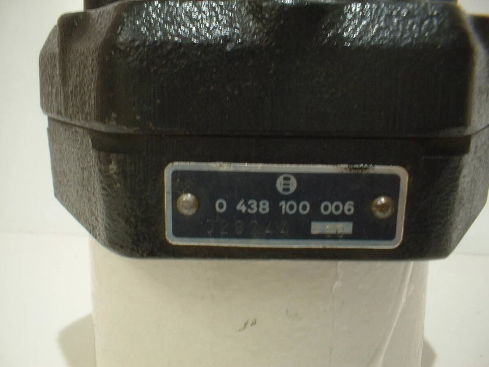 Porsche 911 Air-Cooled Narrow “K-Jetro” Fuel Injection Distributor - Image 2 of 4