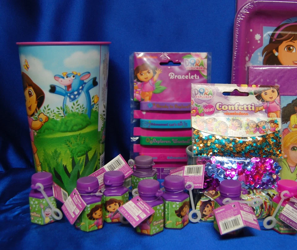 Dora & Friends Set # 16- 2 Plates Napkins Tablecover Invites Balloon Bracelets - Image 3 of 4