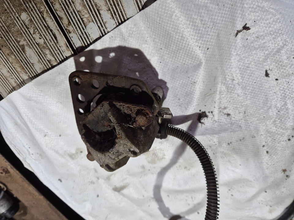 Pinça de freio dianteira eliminadora Kawasaki EL250 e cilindro mestre/alavanca de freio - Imagem 2 de 3