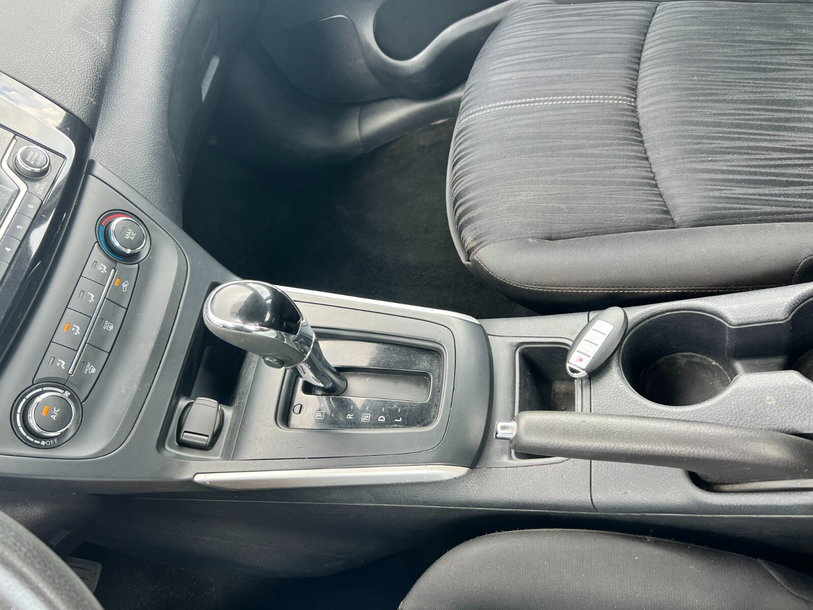Nissan Sentra - Image 25
