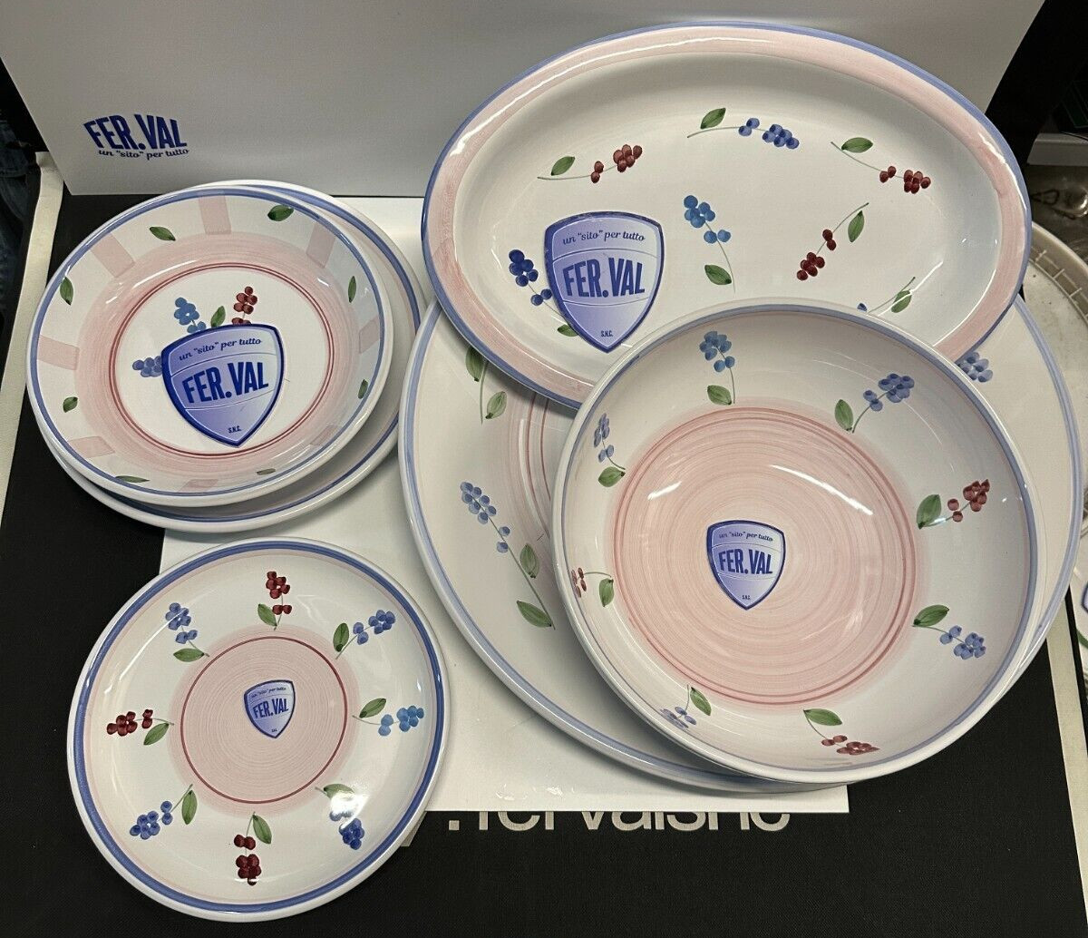 GESCHIRR SERVICE CALE 39 TLG. HANDDEKORIERT BLUMENMUSTER MADE IN ITALY