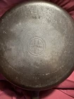 VINTAGE No. 8 GRISWOLD ERIE PA  704K CAST IRON FRY PAN SKILLET Sits Flat 10.5"