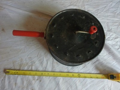 Vintage EZ Corn Popper Popcorn Maker Red Wood Handles 26-31-9-B