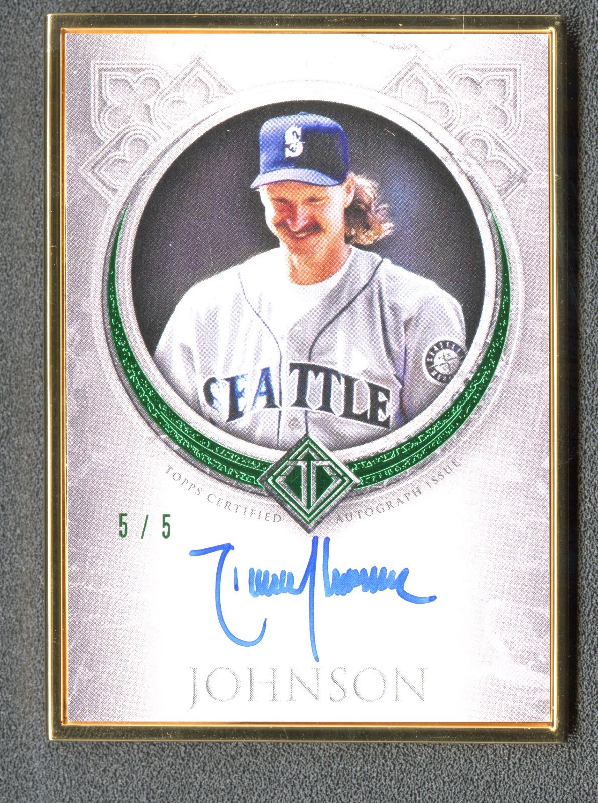 2023 Topps Transcendent Randy Johnson Emerald Gold Framed Auto /5 #TCA-RJ