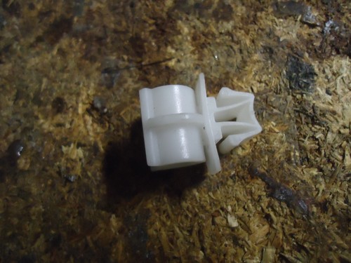 BMW E46 Scheinwerfer Reflektor Klipp Clip Halter Stellmotorhalter