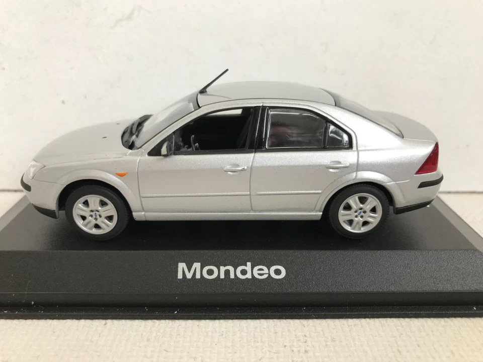 FORD Mondeo III Silver  1:43 Minichamps - Image 3 of 4