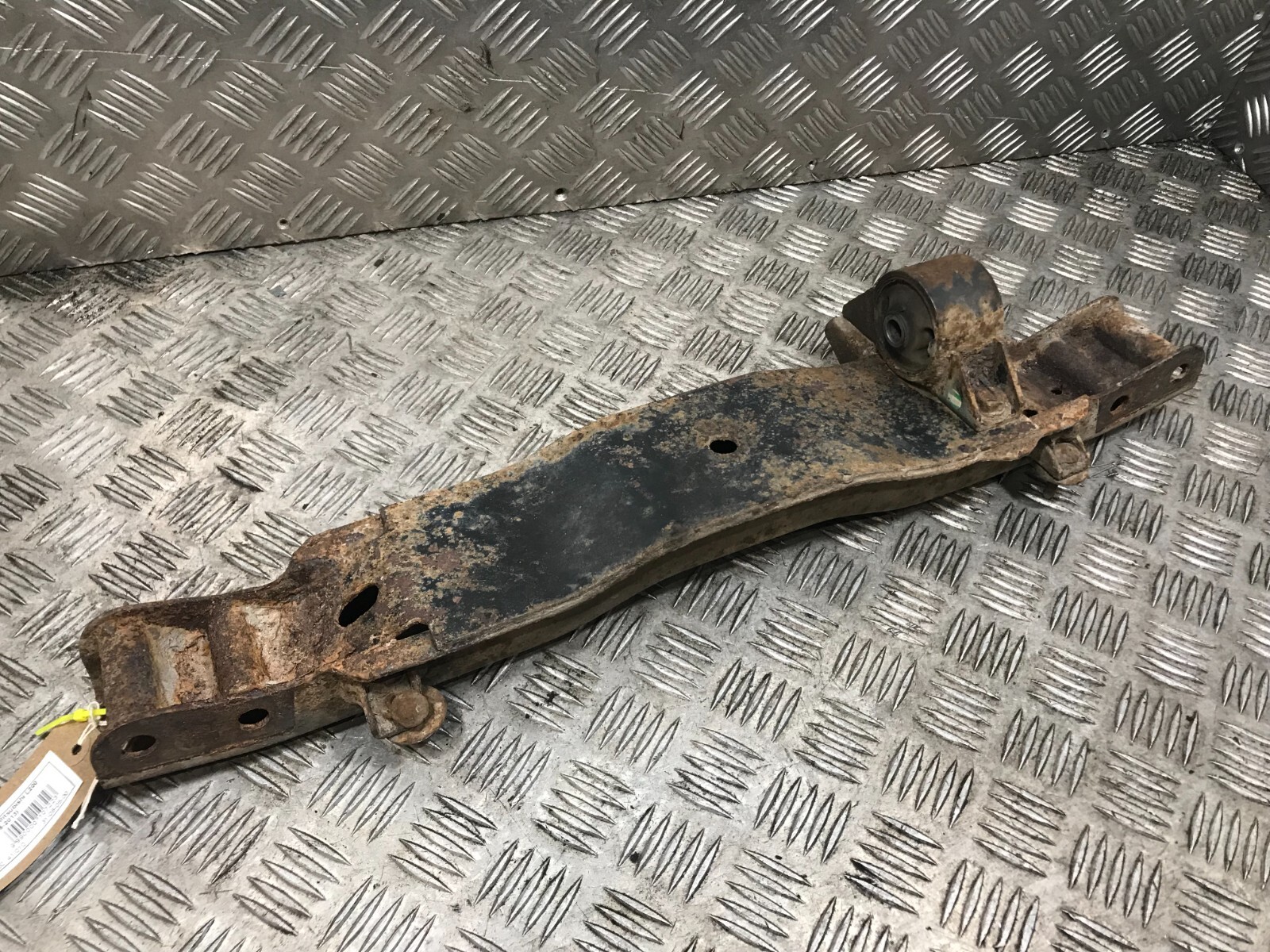 MITSUBISHI L200 2.5DID 20062014 Crossmember Chassis Frame 5000A250 eBay