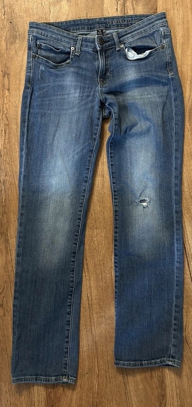 Women’s Jeans Size 6 GAP / Great deal / fast shipper!