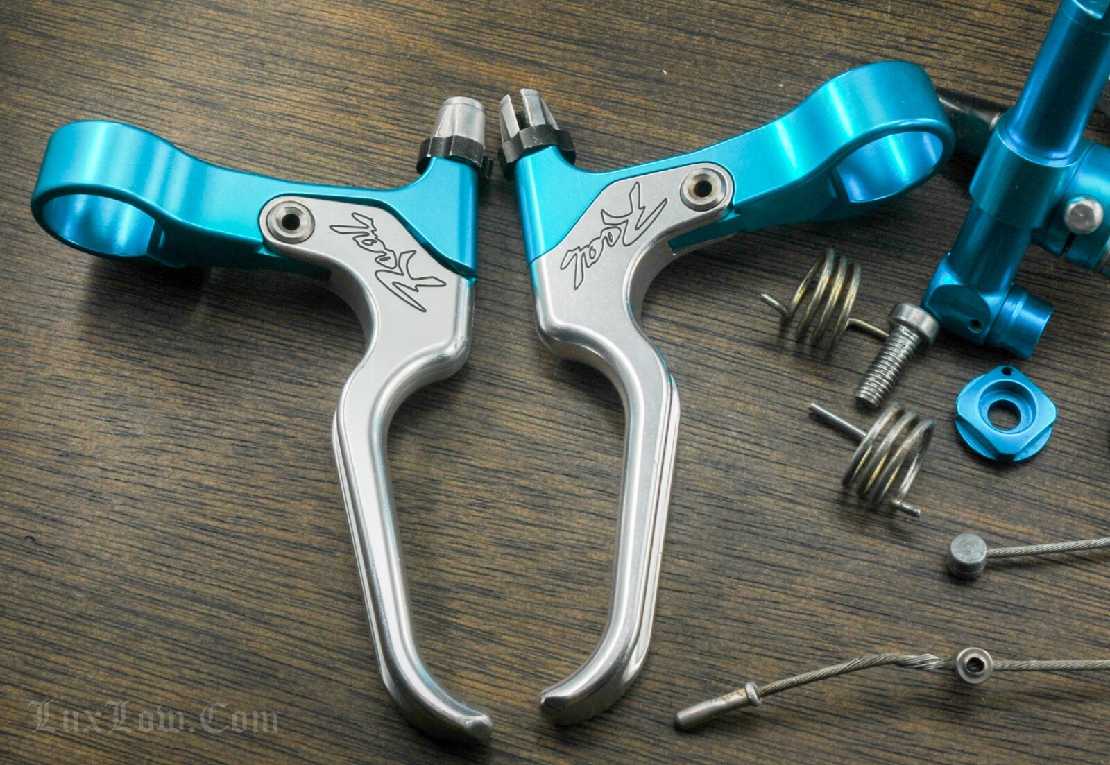 Vintage Blue Avid TriAlign Cantilever Brakes Real Levers Mountain