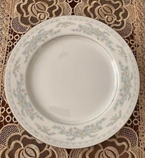 Vintage Somerset By NL Excel Dinner Plates Set Of Two