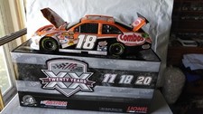 Kyle Busch 1/24 2011 18 Combos Toyota Camry
