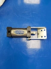 De Sta Co 802-17-1  Pneumatic Toggle Air cylinder Hold down Clamp Tool 