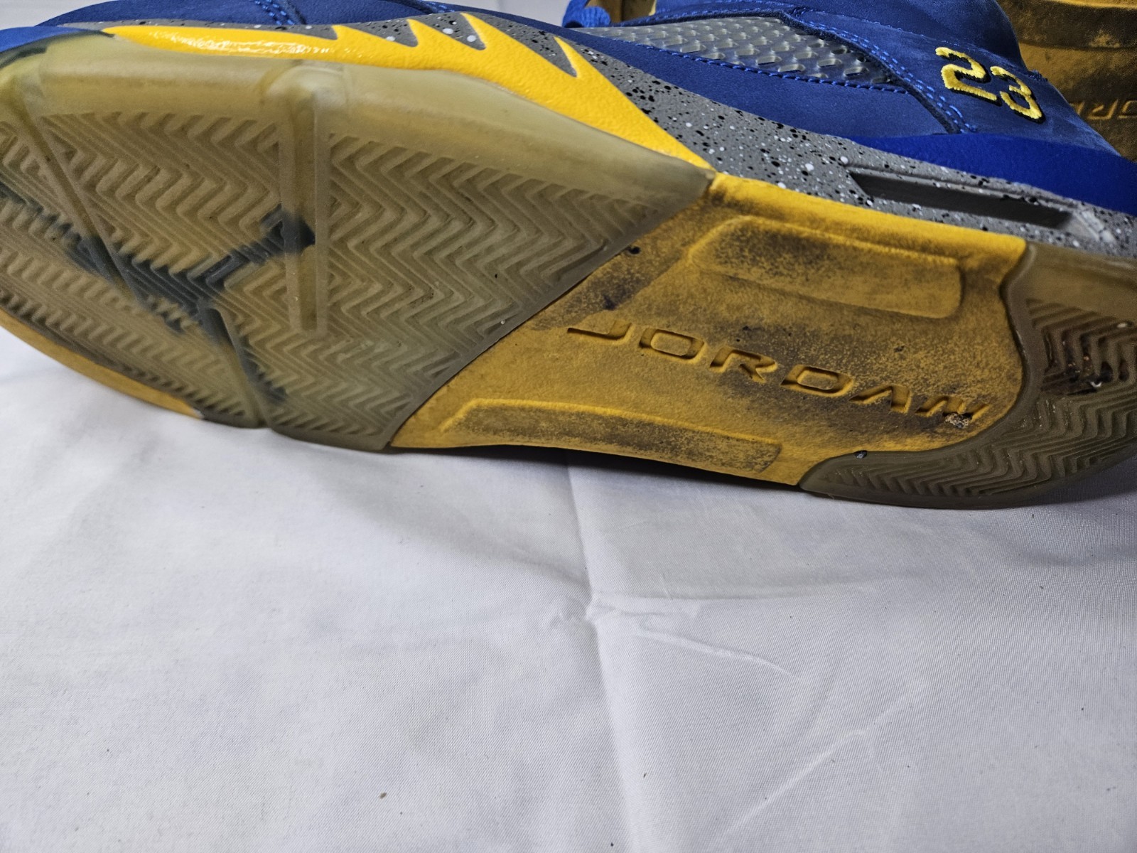 NIKE AIR JORDAN V 5 RETRO LANEY BUCS JSP ROYAL BLUE CEMENT YELLOW CD2720-400 13 thumbnail 5