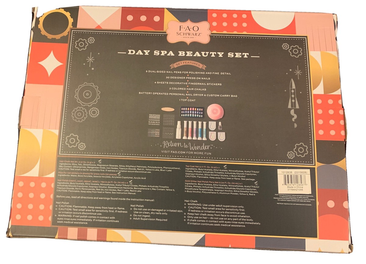 FAO SCHWARZ PAMPERED PLAY DAY SPA BEAUTY SET 47 PIECE SALON SET