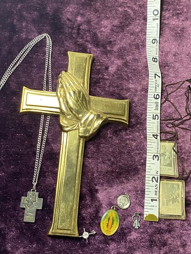 Lot Of 8 Catholic Scapular ANSON Sacred Heart Mary, 4 Pendants Necklace J104 - Picture 2 of 19