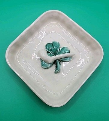 Belleek 3D Shamrock/Shillelagh Vtg Porcelain Trinket Dish Basket Side Pattern