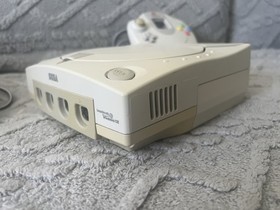 Sega Dreamcast Console w/ 1 Controller & Cables *TESTED* [HKT-3020]