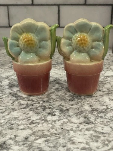 Vintage 1940s SHAWNEE Pottery FLOWER POT Salt & Pepper SHAKERS w Corks MCM Daisy