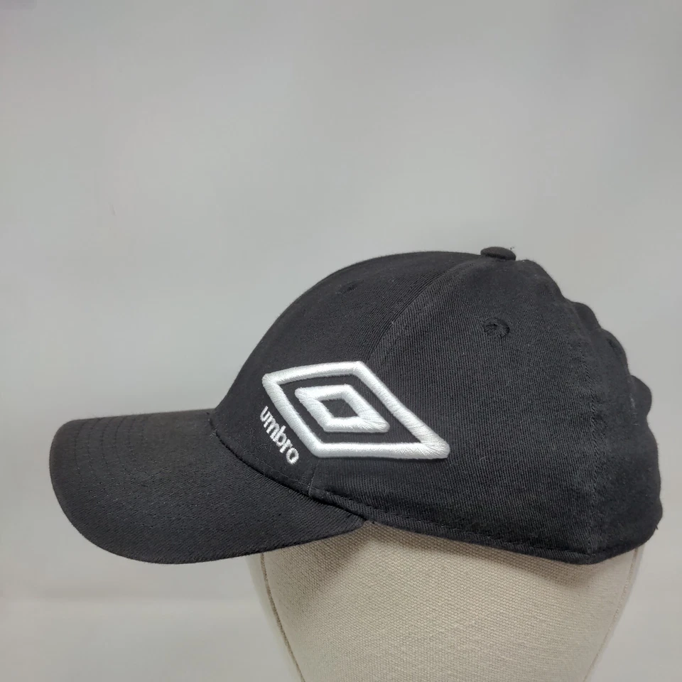 Sombrero ajustado Umbro negro OSFA ligero bordado orificios ventilados 6 paneles Foto 3 de 4